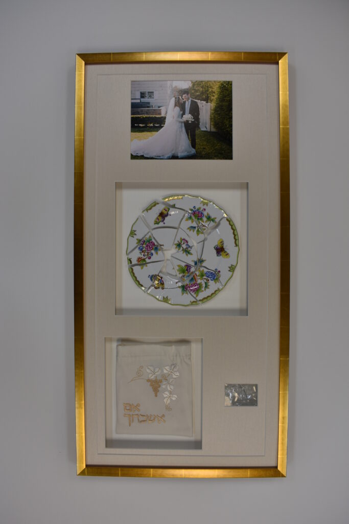 Wedding montage gold linen